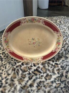 Vintage Homer Laughlin China Company. 1940s  “Magestic” pattern.